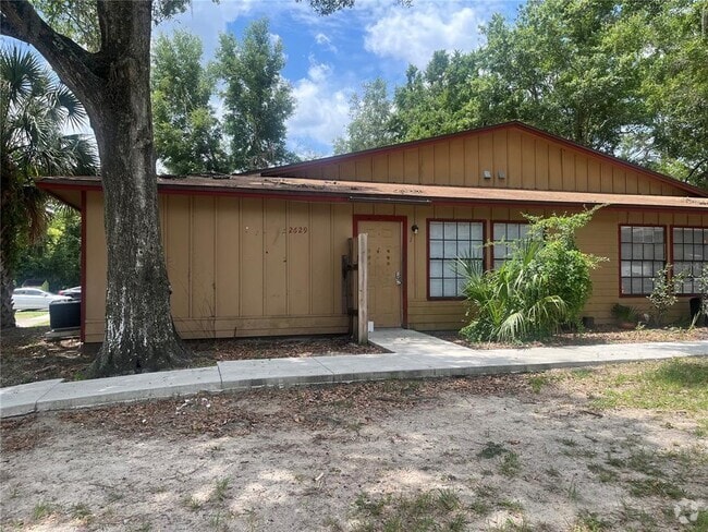 Building Photo - 2629 SW 31st Pl Rental