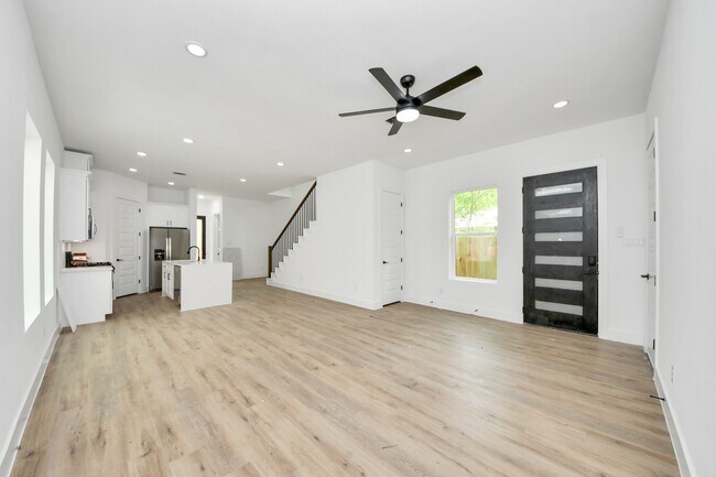 Photo - 8313 Venus St