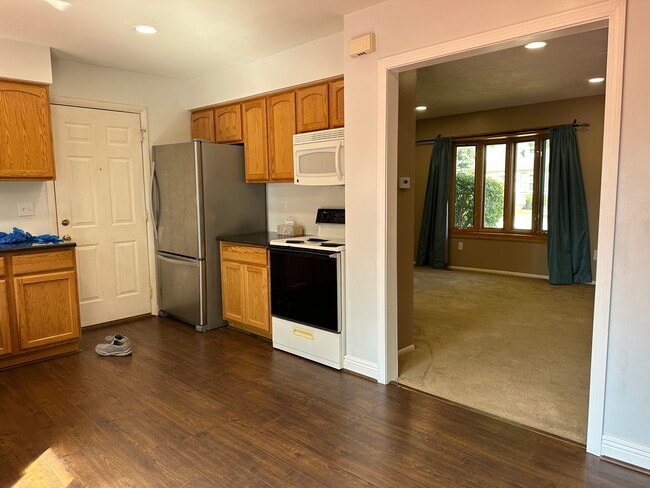 Photo - 3461 Thomas Ave