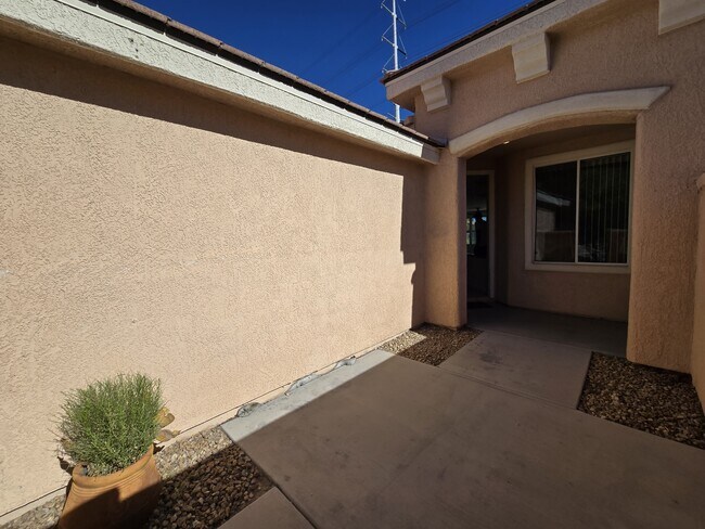 Photo - 4814 Regalo Bello St