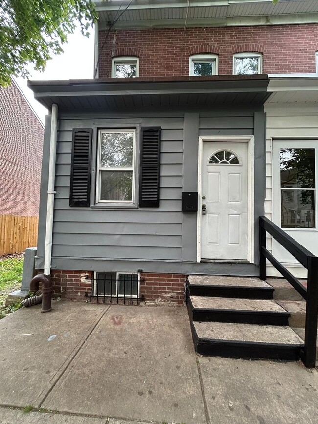 Large house Semi detached - Large house Semi detached