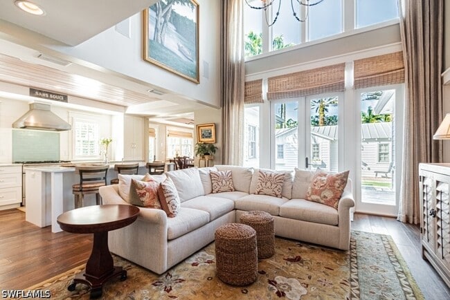 Photo - 287 11th Ave S