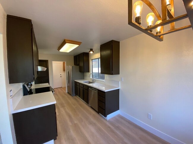 Photo - 1120 Devonshire Ct