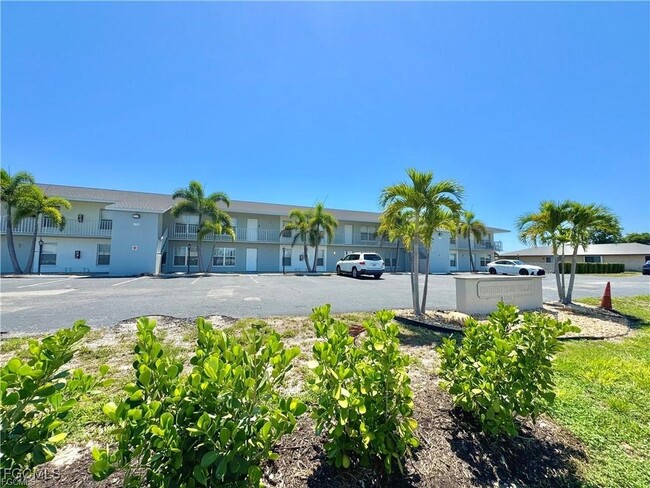 Building Photo - 3705 Country Club Blvd Unit _ 3