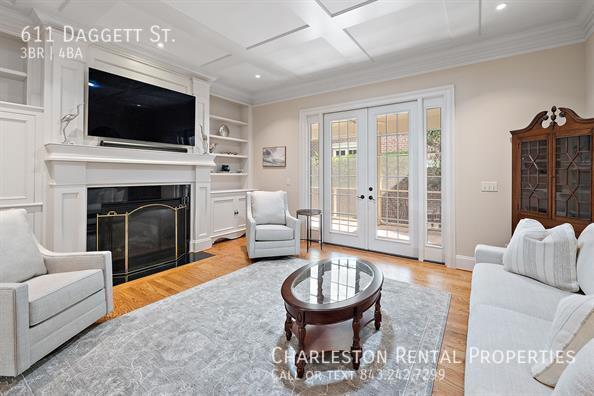 Photo - 611 Daggett St