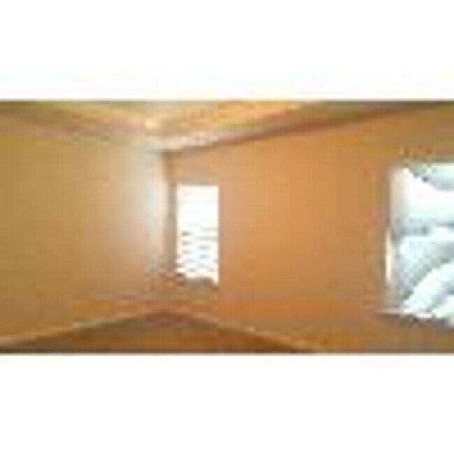 Photo - 4Bed/2.5Bath 26700 sq ft home located in Wellesley