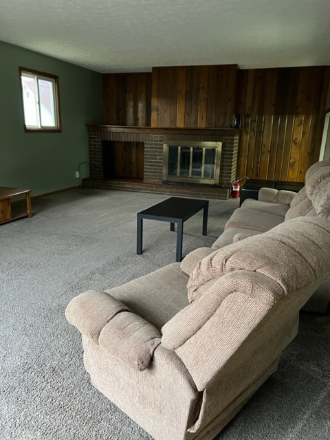 Photo - 303 Garnet St