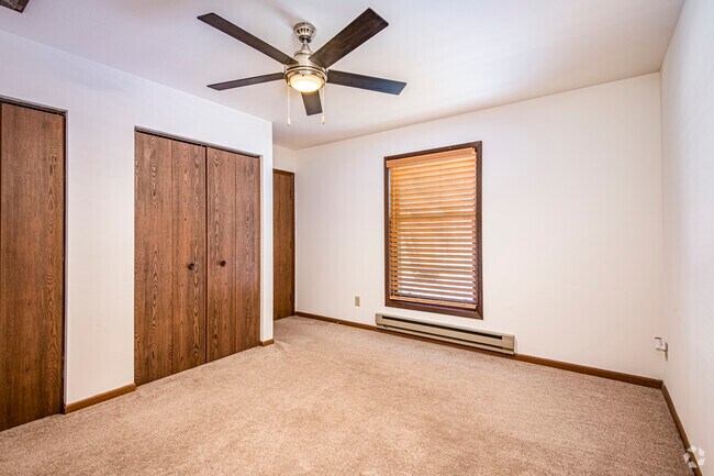 2BR, 1BA - 854SF