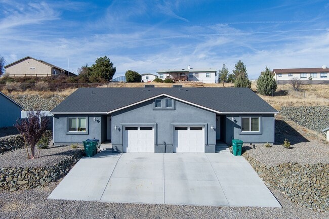 Building Photo - 9060 E Lakeshore Dr Unit 2