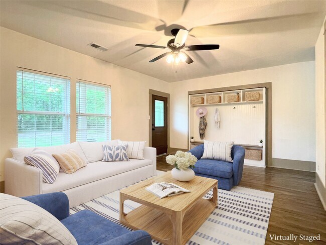 Photo - 210 Crescent Dr