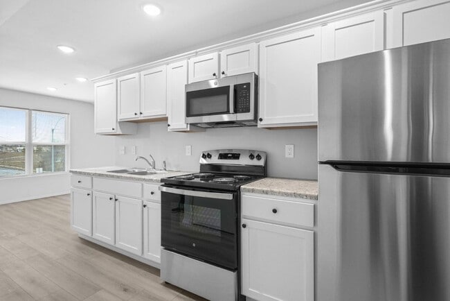 Photo - 622 N Main St Rd