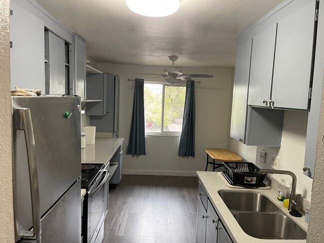 4332 Pacific Ave Unidad 68