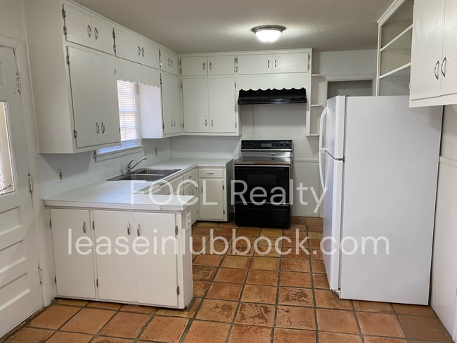 Photo - Bright and Welcoming 3/2/1 in the Maxey Park Neighborhood