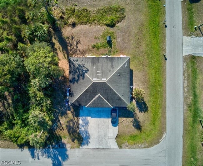 Building Photo - 2705 Matena Ave S