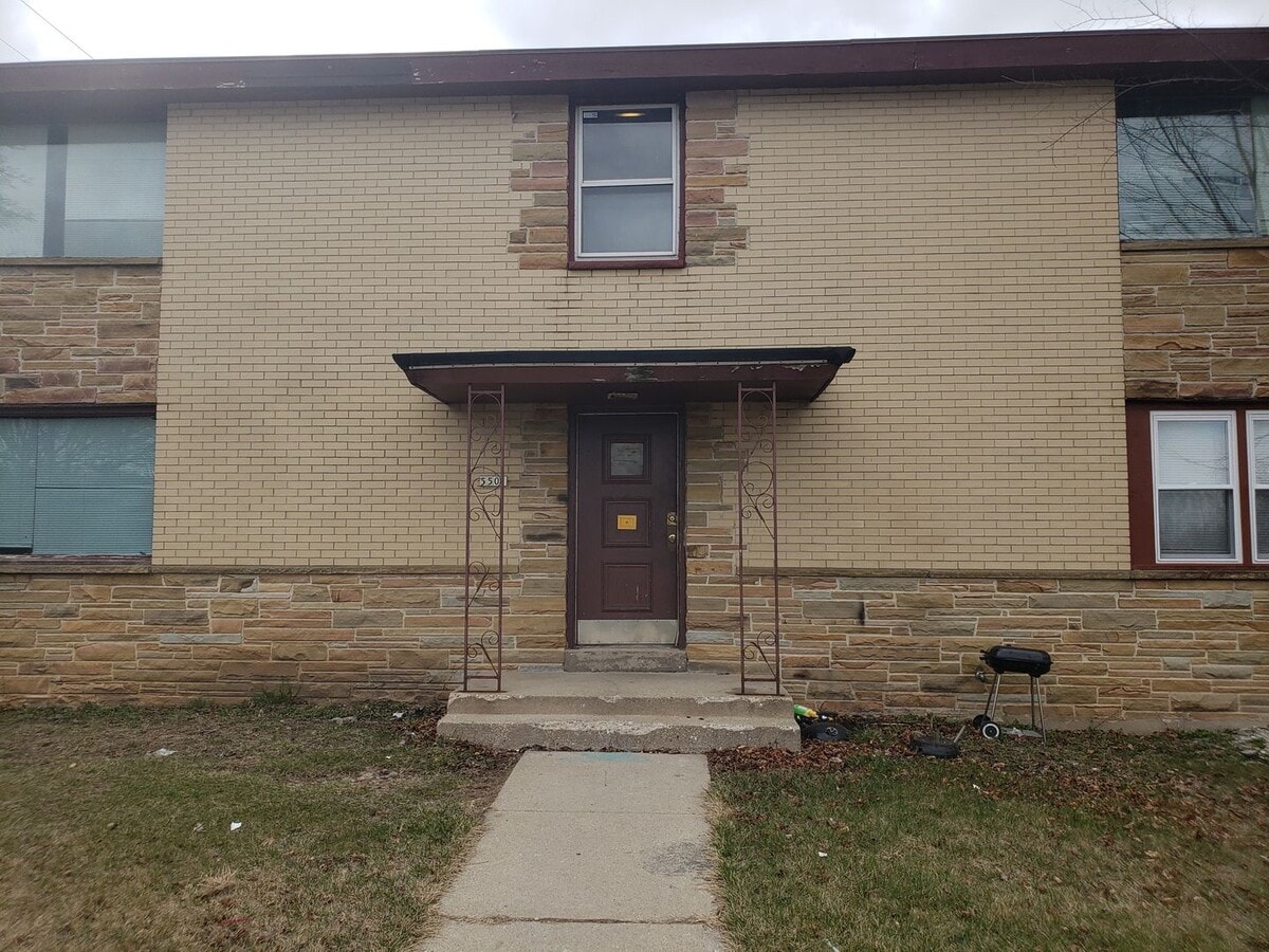 5501N51stJ - 5501N51stJ Unit APT04