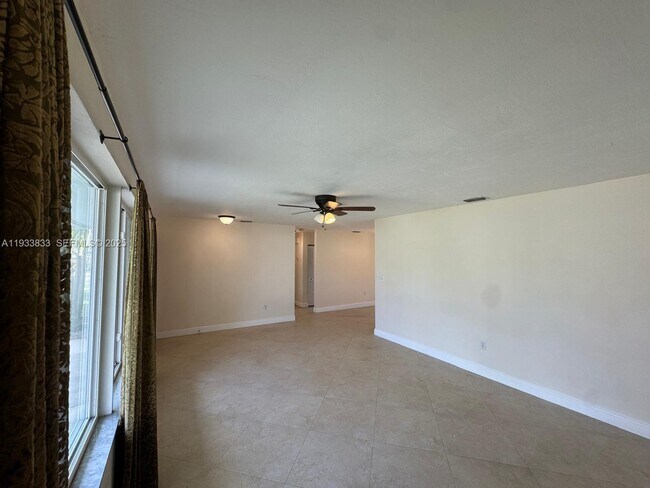 Photo - 18600 SW 97th Ave