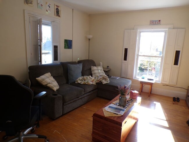 Photo - 205 Main St Unit 2