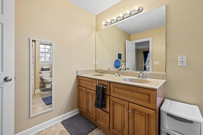 Photo - 323 Fox Hill Rd