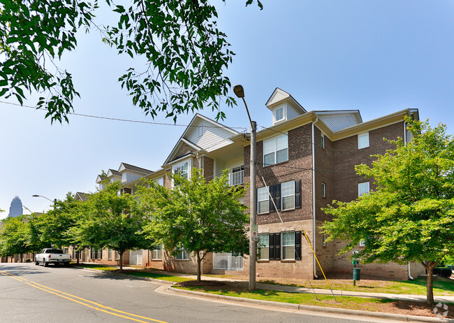 Building Photo - Crest Gateway Rental