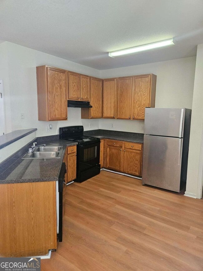 Photo - 290 Brookview Dr