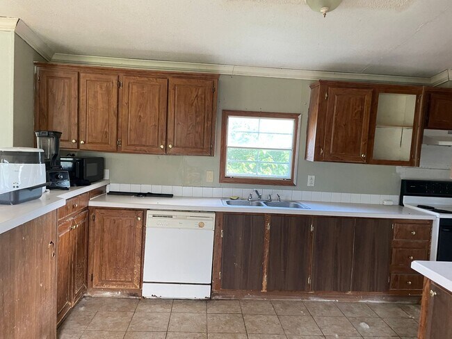 Photo - 3 Bed, 2 Bath, 1,280 sq ft singlewide mobi...