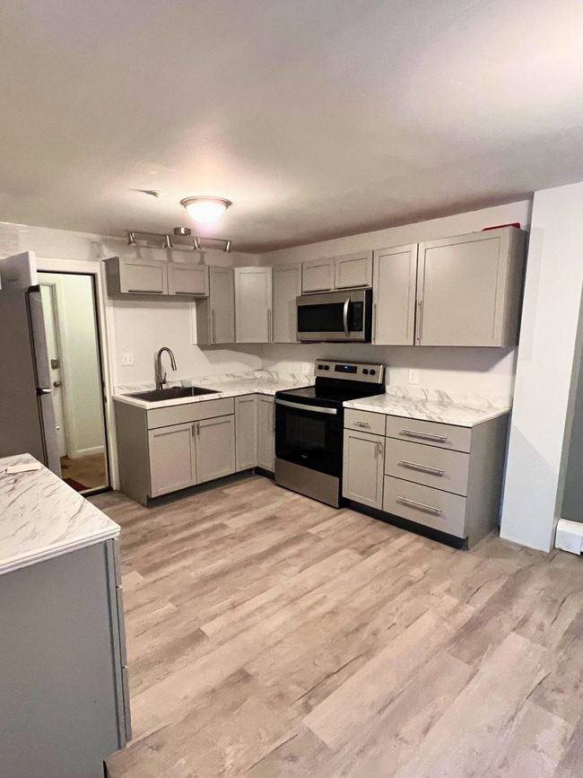 Photo - 147 State St Unit 6