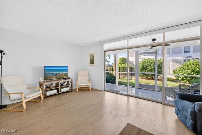 Photo - 330 Tudor Dr Unit 110