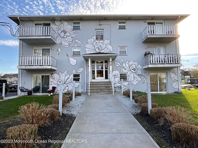 Building Photo - 410 8th Ave Unit B2