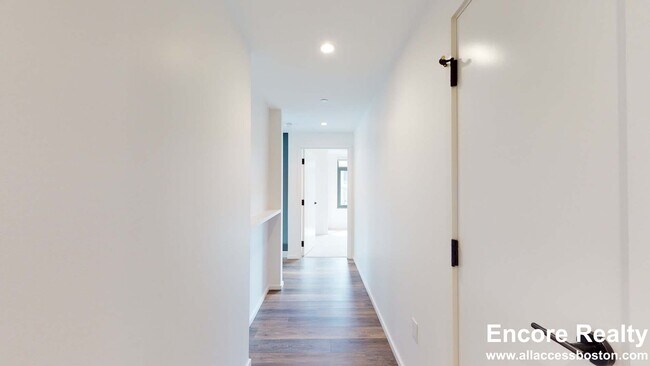 Photo - 345 Harrison Ave Unidad 817