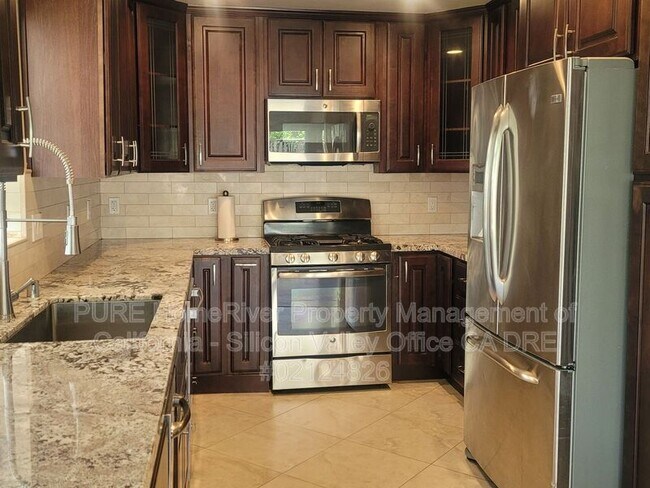 3238 Hilary Dr