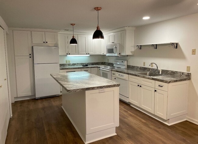 Photo - Lakefront property with 2 bedroom, and 1 bath.