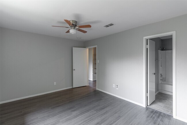 Photo - 3118 Lucida Ln