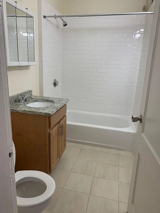 15 Barrows St Unit 2