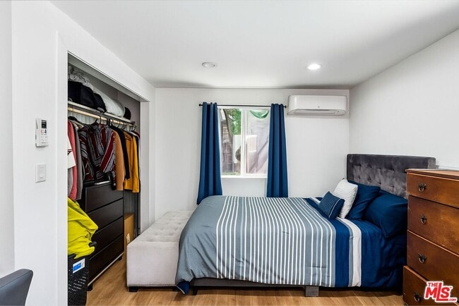 Photo - 5340-5340 Lemon Grove Ave