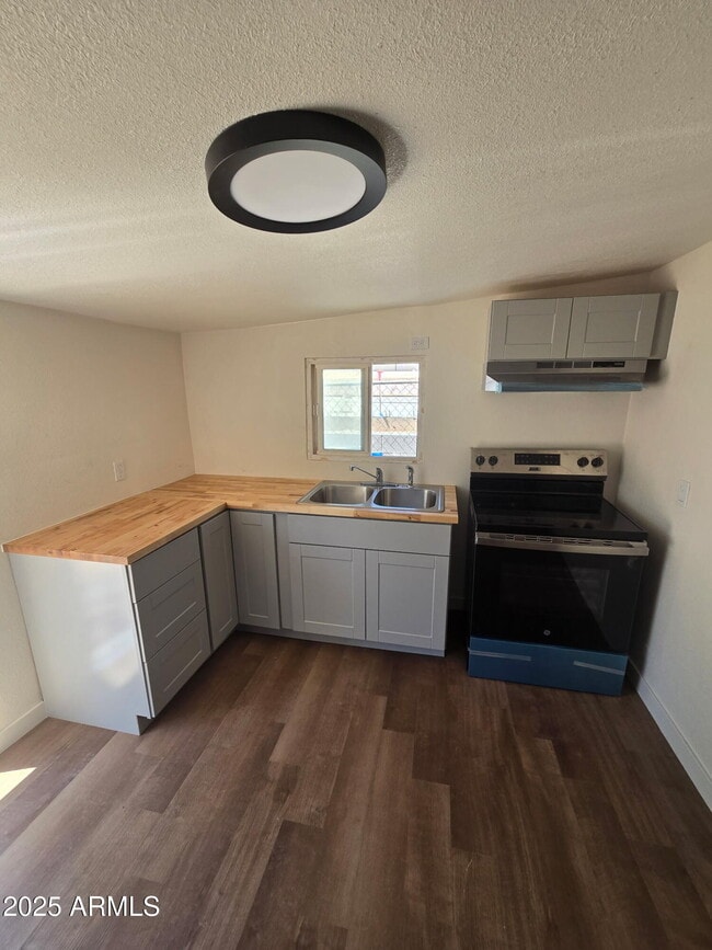 Building Photo - 413 4th Ave E Rental