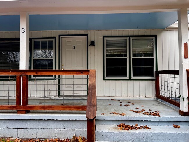 Building Photo - 571 Whitehead Rd