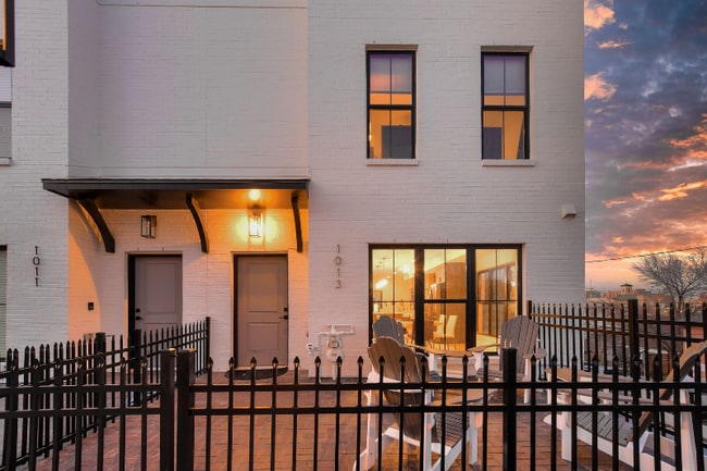 Building Photo - 1013 Park Ave