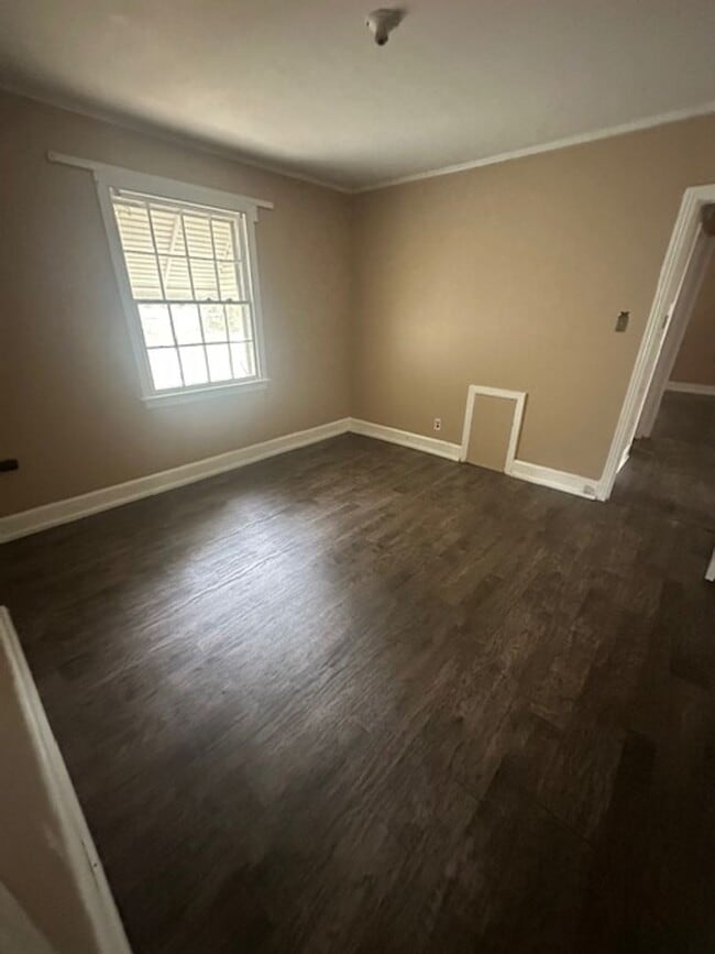 Photo - 605 Greenmead Dr