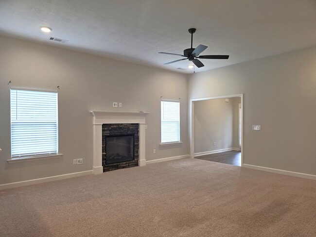 Photo - 337 Jardon St