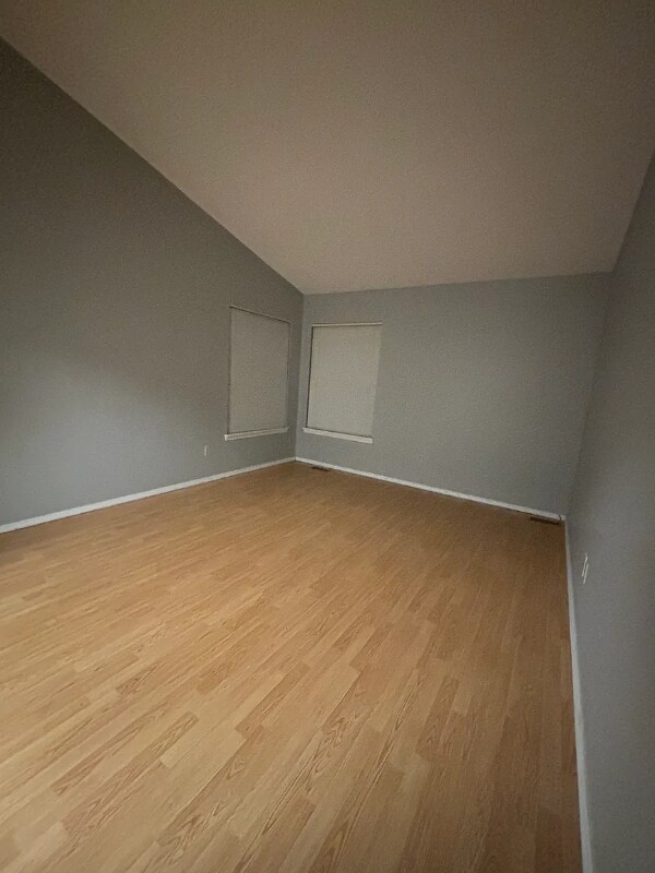 Photo - 914 Shandra Dr