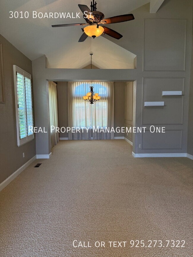 Photo - 3010 Boardwalk St
