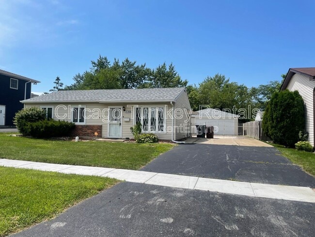 Building Photo - 17306 Apple Tree Dr Rental