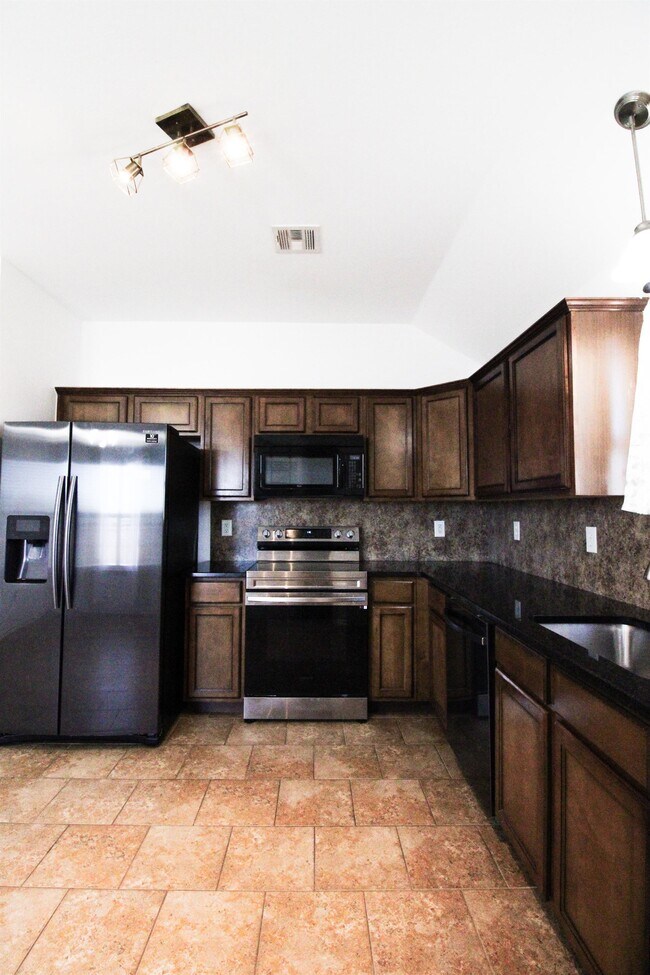 Photo - 8000 Erryn Ln