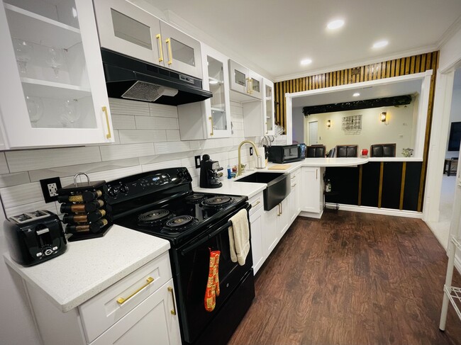 12927 Guacamayo Ct
