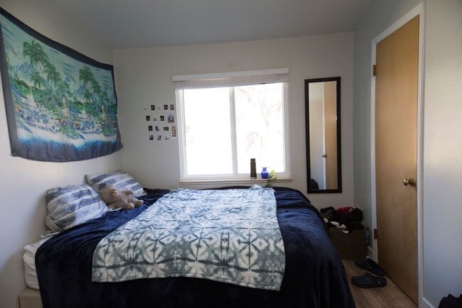 Building Photo - 3 Bedroom Great Location!