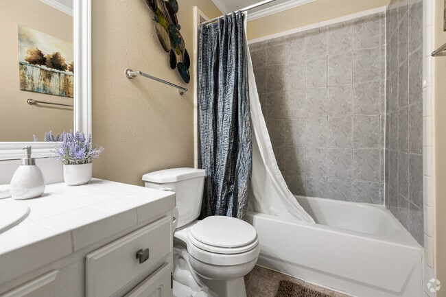 1 habitación, 1 baño - 720 pies cuadrados - Baño