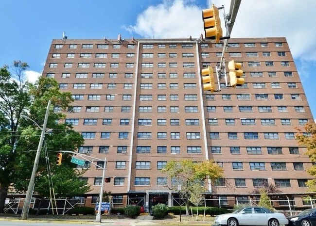 Building Photo - 1225 John F. Kennedy Blvd Unit 4C Rental