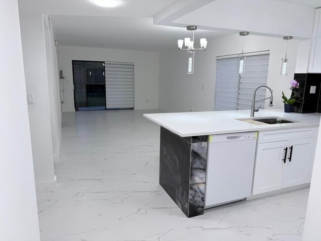 Photo - 300 E Club Cir Unit 107