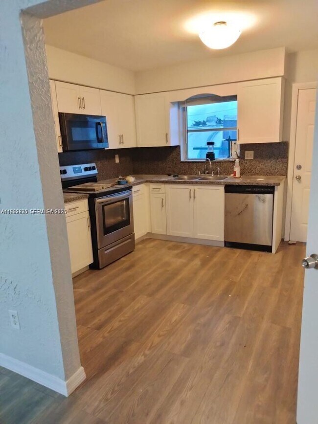 Photo - 826 SW 5th Ct Unidad 1