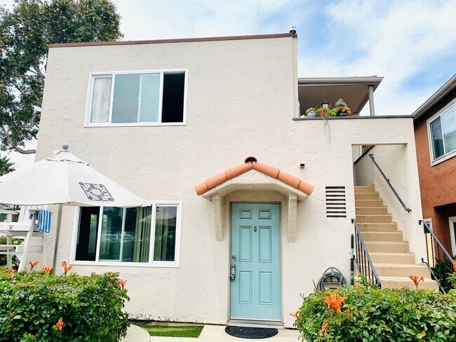 Building Photo - LIVE BY THE BEACH IN MISSION BEACH!  2BR/1... Unit 804 Jamaica Court Rental